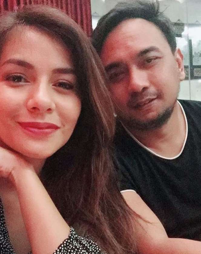 Sudah Jodoh, 4 Pasangan Seleb Ini Menikahi Mantan Kekasihnya