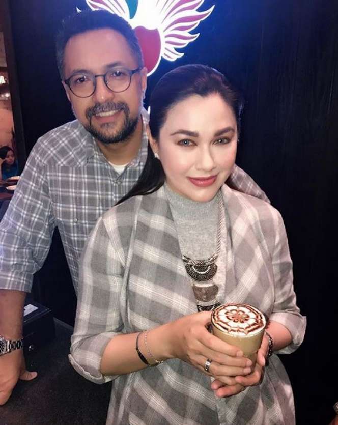 Sudah Jodoh, 4 Pasangan Seleb Ini Menikahi Mantan Kekasihnya