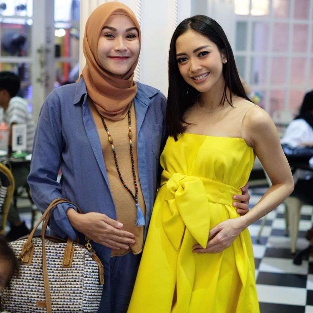 Hamil, Begini Kekompakan Para Selebritis Pamer Perut Besarnya 