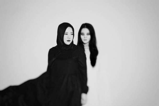 Gaya Hijab Risa Saraswati yang Bikin Adem