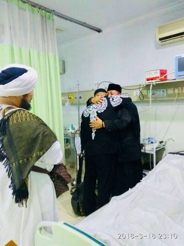 Mengantar Istri Kedua Opick ke Peristirahatan Terakhirnya