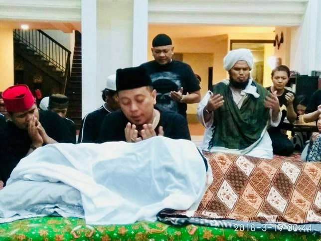Mengantar Istri Kedua Opick ke Peristirahatan Terakhirnya