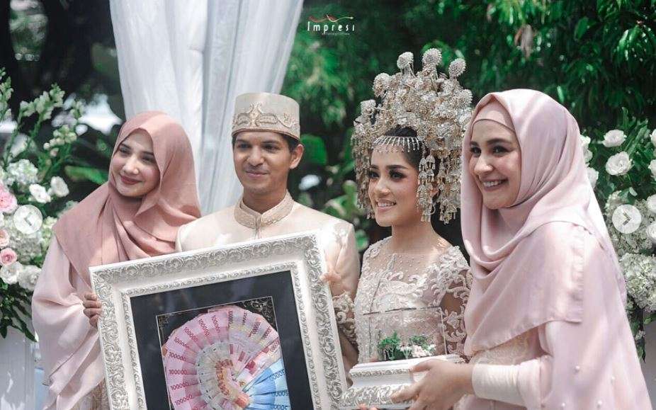 Kompaknya Zaskia dan Shireen Sungkar di Pernikahan Adik Mereka