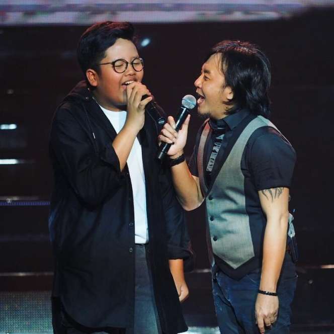 Potret Harmonis Keluarga Ari Lasso, 19 Tahun Nikah Tanpa Gosip