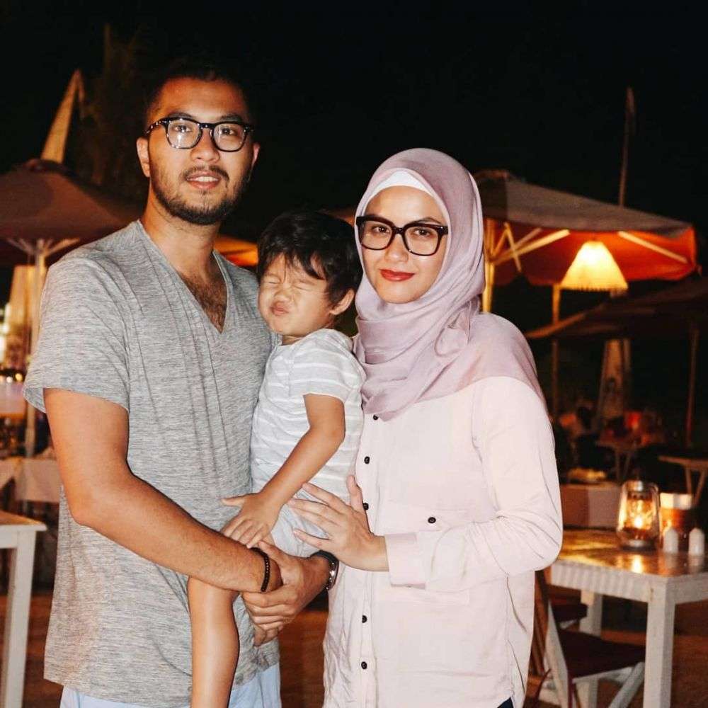 Bikin 'Baper' Potret Manis Revalina S Temat dan Keluarga 