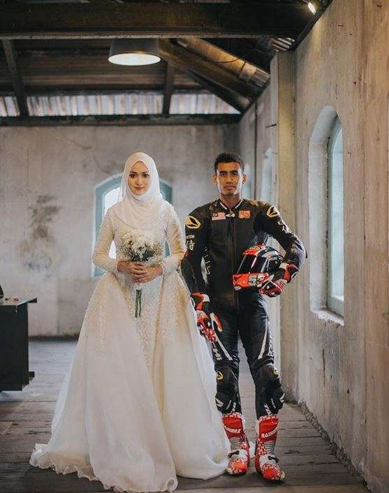 Suzana Manaf, Istri Pembalap Malaysia yang Curi Perhatian