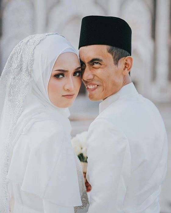 Suzana Manaf, Istri Pembalap Malaysia yang Curi Perhatian