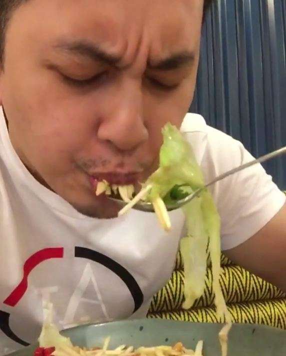 Gaya Makan Kiki Farrel, dari Nasi Bungkus Hingga Menu Restoran
