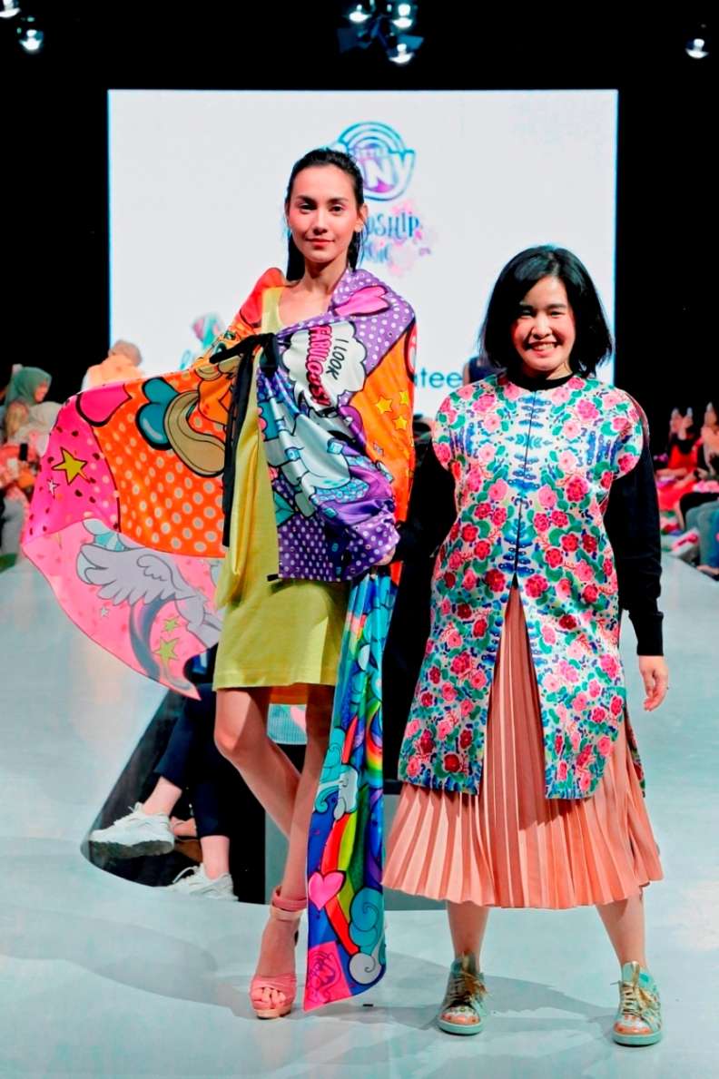 Pesona Kain Nusantara di Plaza Indonesia Fashion Week 2018