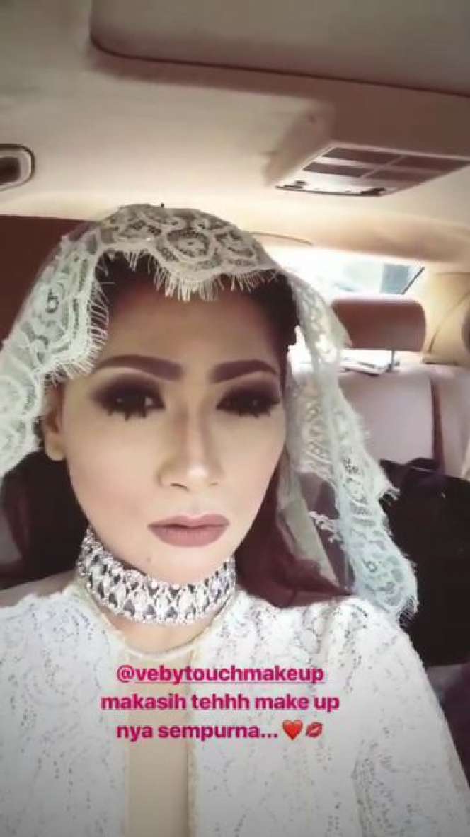 Tata Janeeta Kembali Menikah dengan Mantan Suaminya
