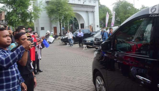 Aksi Beckham dan Siswi SMP di Semarang, Bikin Iri Banyak Orang