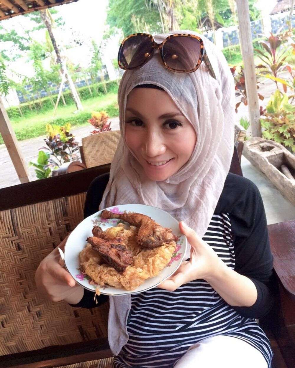 Cyntia Livianty, Adik Maia Estianty yang Tak Kalah Cantik