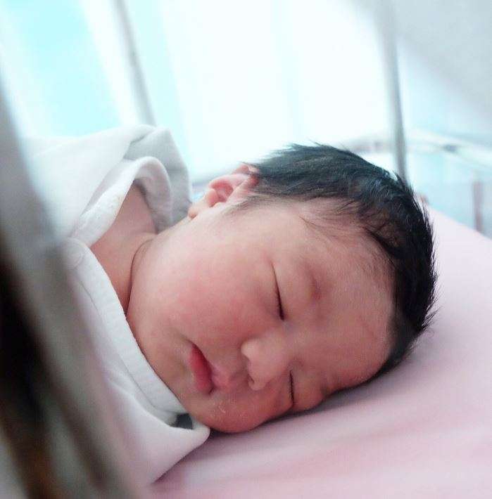 Lihat Bayi Tembam Nycta Gina dan Rizky Kinos, Gemas! 