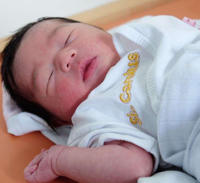 Lihat Bayi Tembam Nycta Gina dan Rizky Kinos, Gemas! 