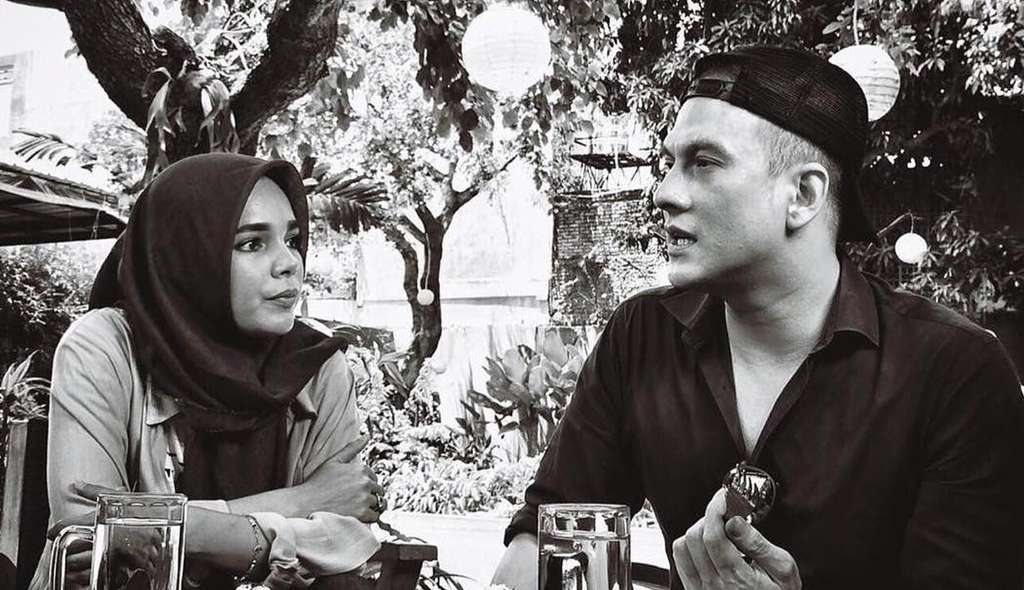 Meski Beda Agama, 6 Persahabatan Seleb Ini Bikin Adem