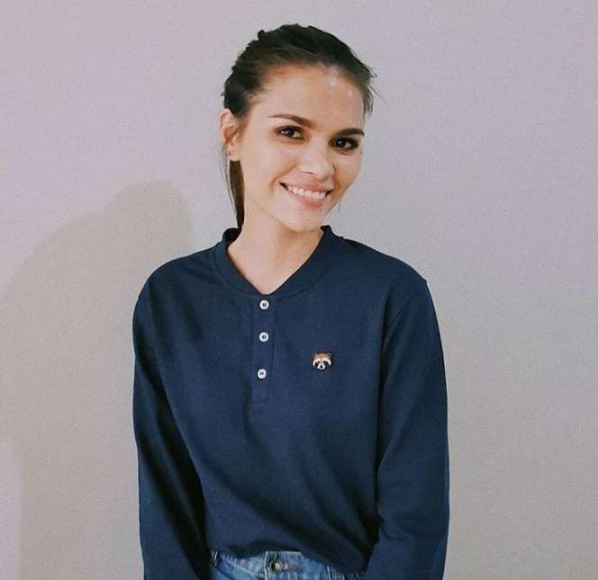 Aquila Firrina, Istri Petra Sihombing yang Menawan