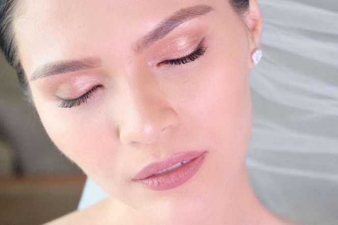 Aquila Firrina, Istri Petra Sihombing yang Menawan