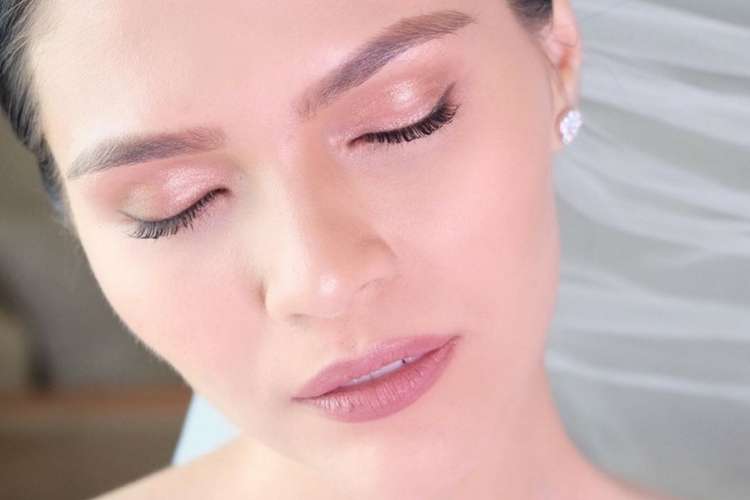 Aquila Firrina, Istri Petra Sihombing yang Menawan