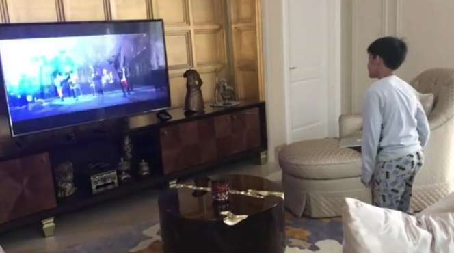 Penampakan Rumah Mewah Bak Istana Milik Andre Taulany