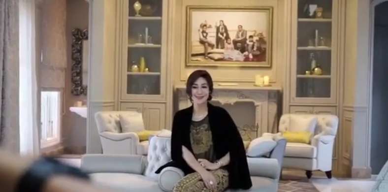 Penampakan Rumah Mewah Bak Istana Milik Andre Taulany