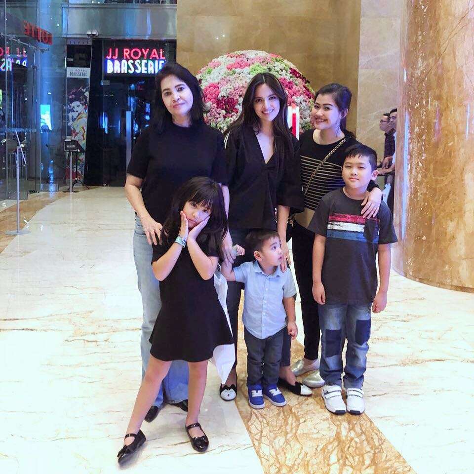 Thalita Elizabeth, Kakak Nia Ramadhani yang Tak Kalah Cantik