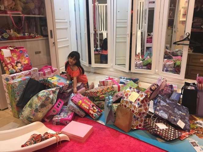 Bak Kerajaan, Ini Penampakan Rumah Mewah Nia Ramadhani