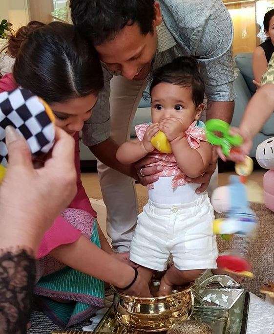 Keseruan Upacara Turun Tanah Putri Pertama Bos Go Jek