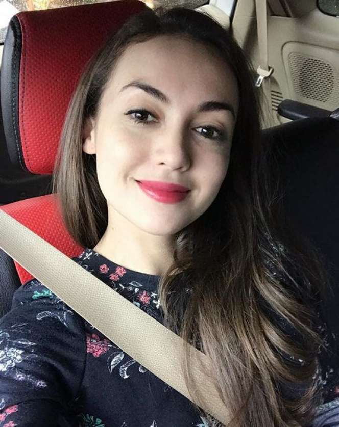 Lama Menghilang, Begini Penampilan Rianti Cartwright