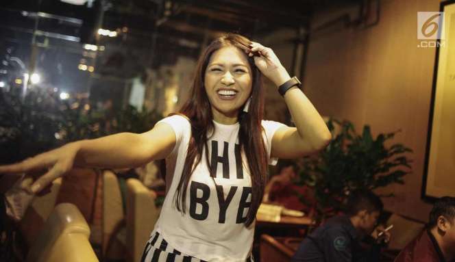 Tata Janeeta Pamer Kemesraan dengan Mehdi Zati