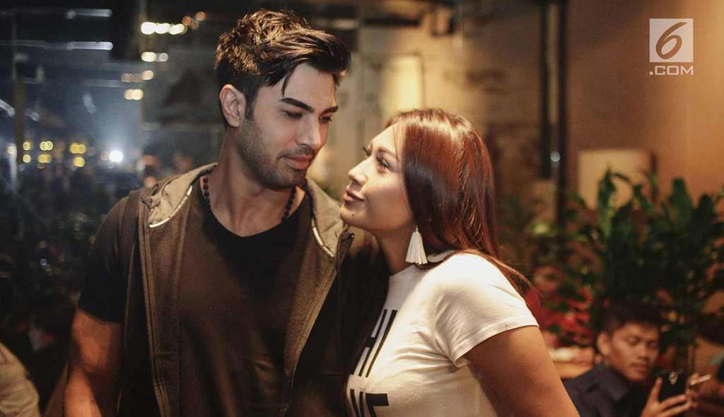 Tata Janeeta Pamer Kemesraan dengan Mehdi Zati