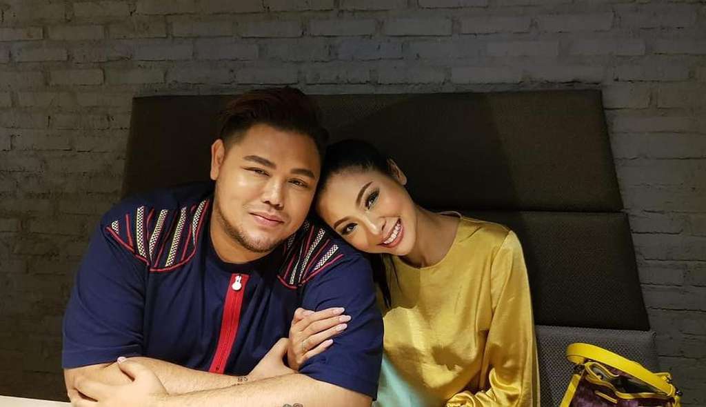 Ivan Gunawan Tampil Mesra dengan Model Asal Thailand