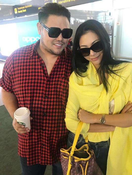 Ivan Gunawan Tampil Mesra dengan Model Asal Thailand