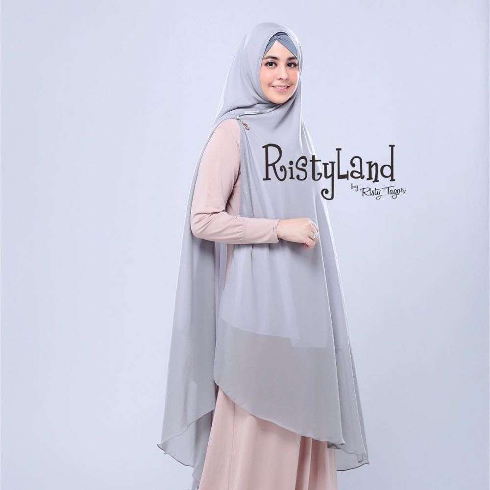 5 Seleb Cantik Ini Miliki Bisnis Busana Muslimah