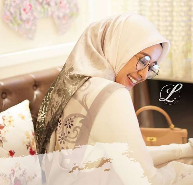 5 Seleb Cantik Ini Miliki Bisnis Busana Muslimah