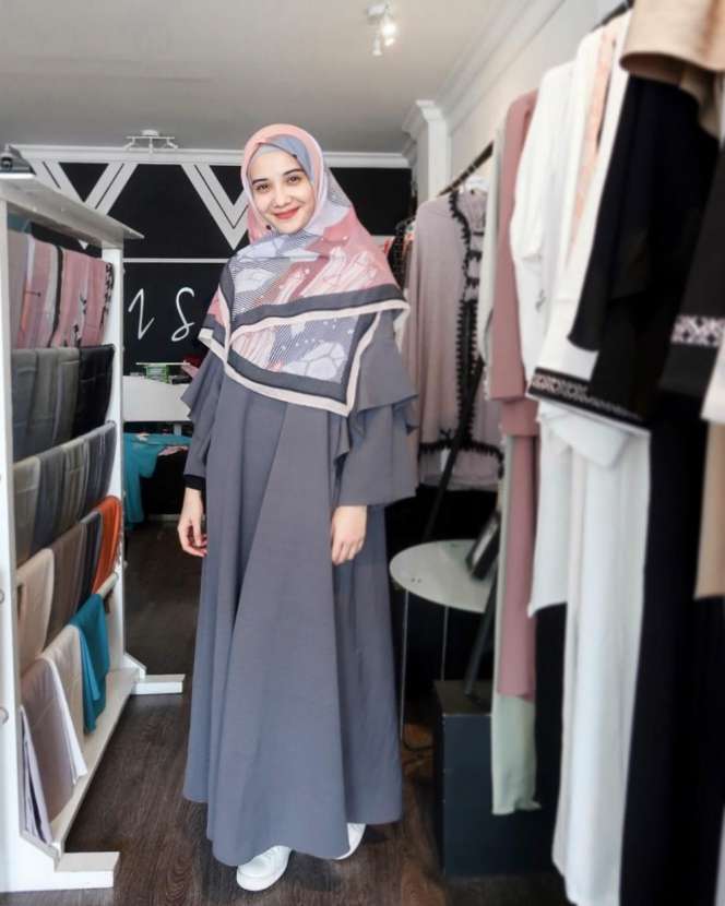 5 Seleb Cantik Ini Miliki Bisnis Busana Muslimah