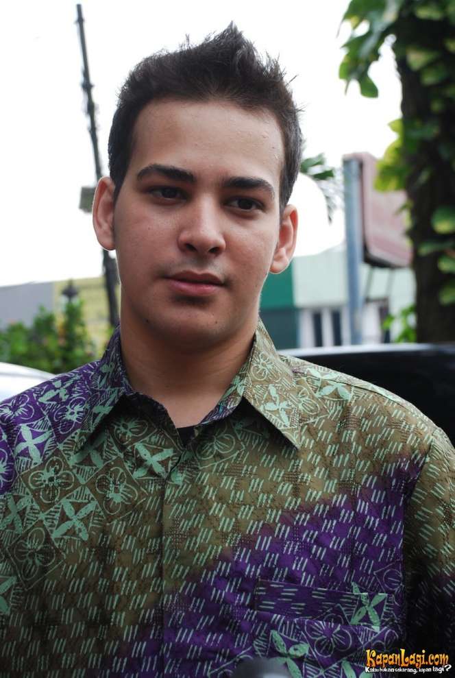 5 Potret Riza Shahab Sebelum Ditangkap Karena Narkoba