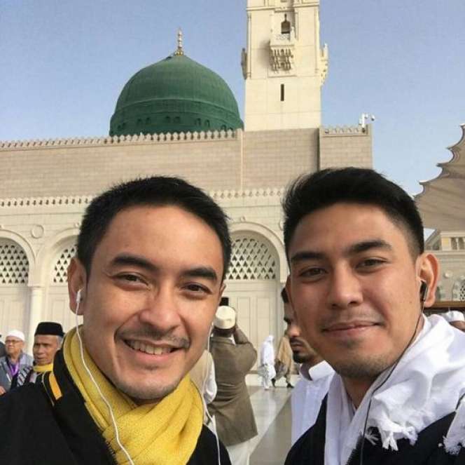 Terjun ke Dunia Politik, Ini Pesona Adik Zumi Zola yang Tampan