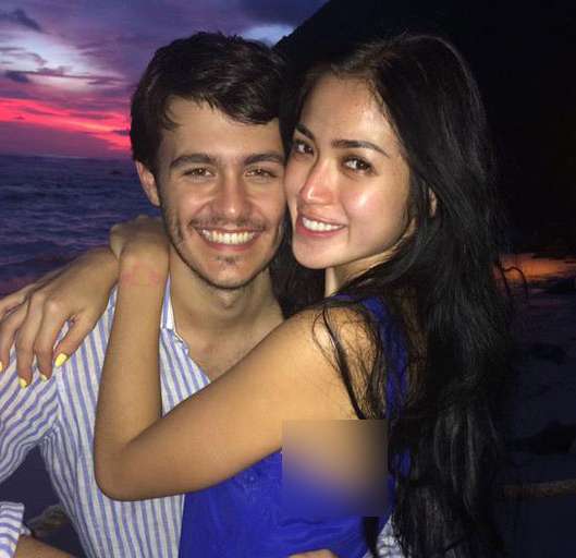 Hamil, 5 Seleb Cantik Ini Malah Ditinggal Suami