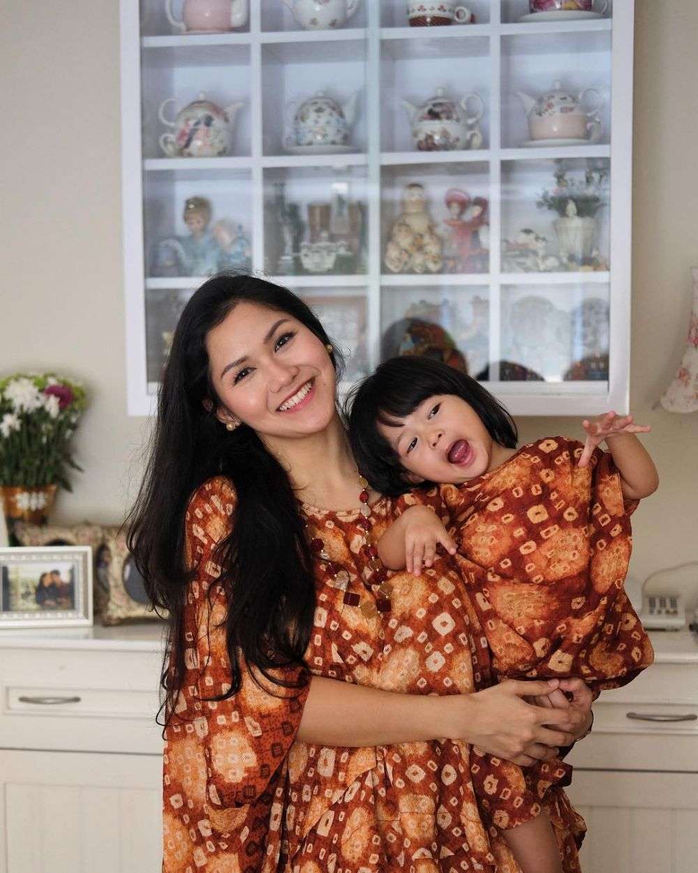 Rosanti Herartri, Kakak Ipar Raisa yang Tak Kalah Cantik