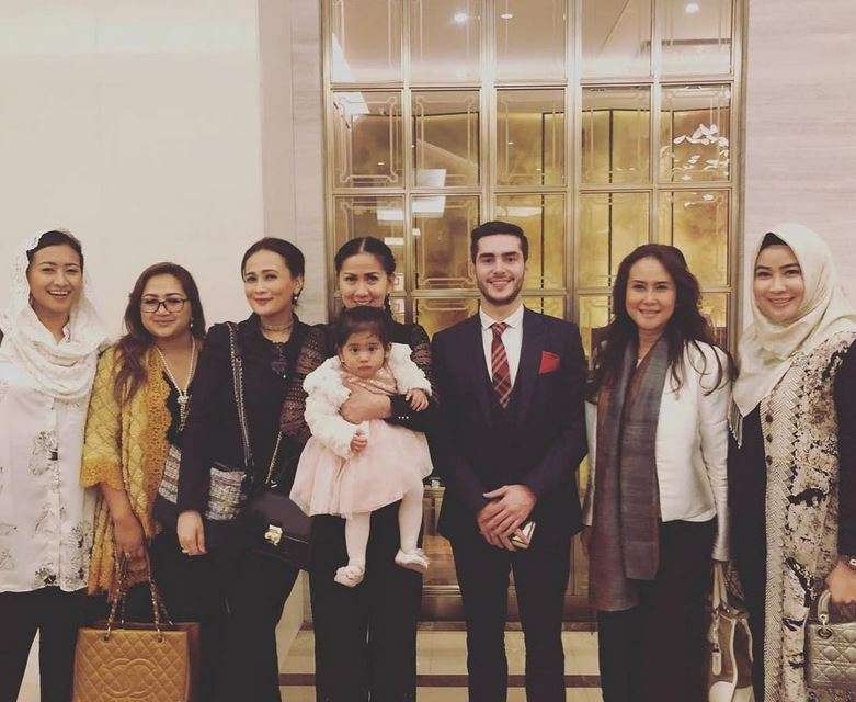 Diadopsi Venna Melinda, Kini Vania Athabina Hidup Mewah