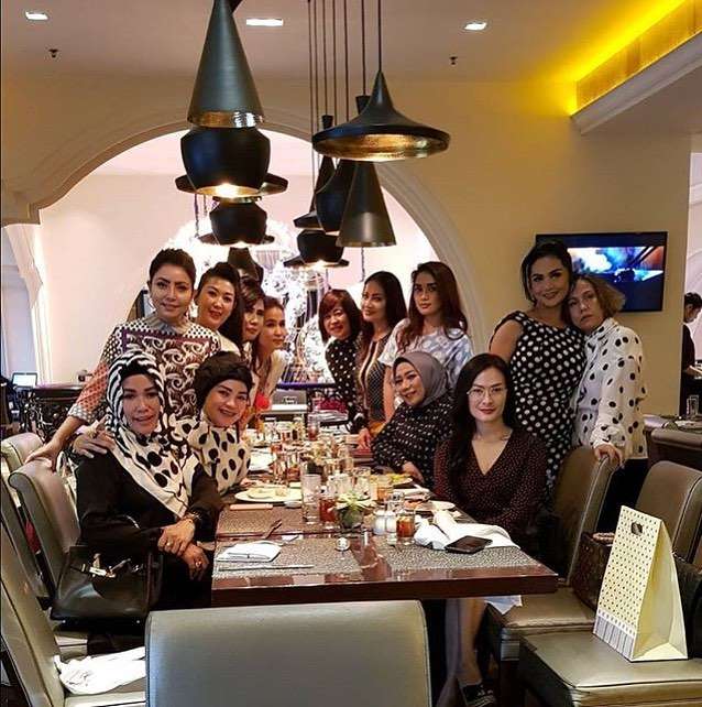 Geng Kepompong, Teman Arisan Krisdayanti yang Super Mewah