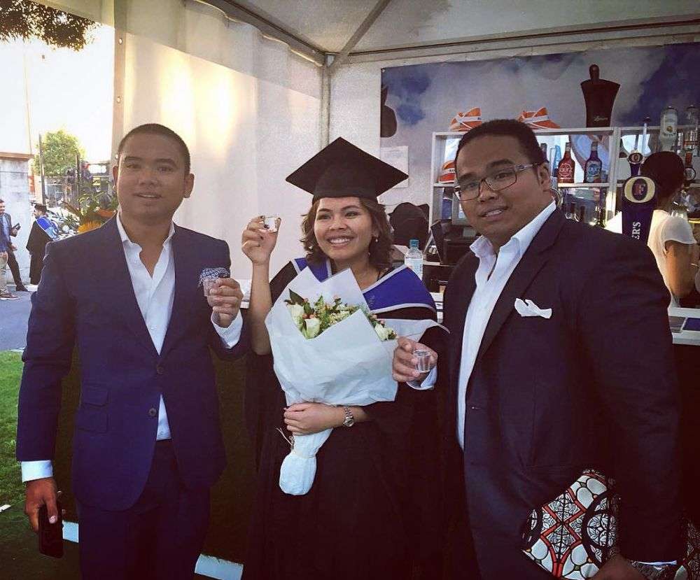Jarang Terekspos, 3 Anak Hotman Paris Ternyata Kompak Banget!