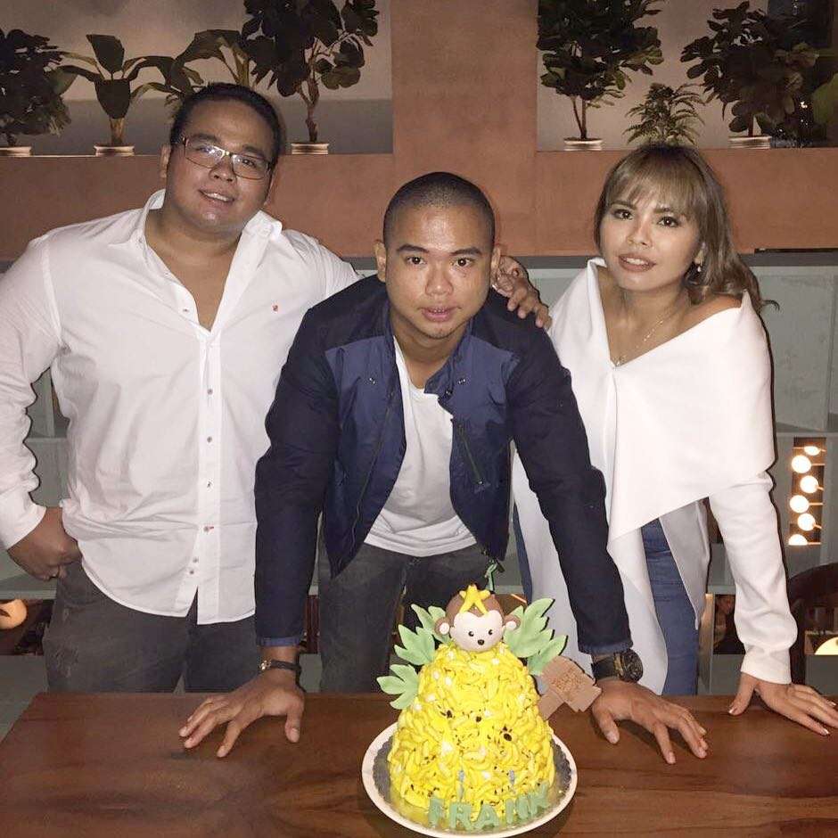 Jarang Terekspos, 3 Anak Hotman Paris Ternyata Kompak Banget!