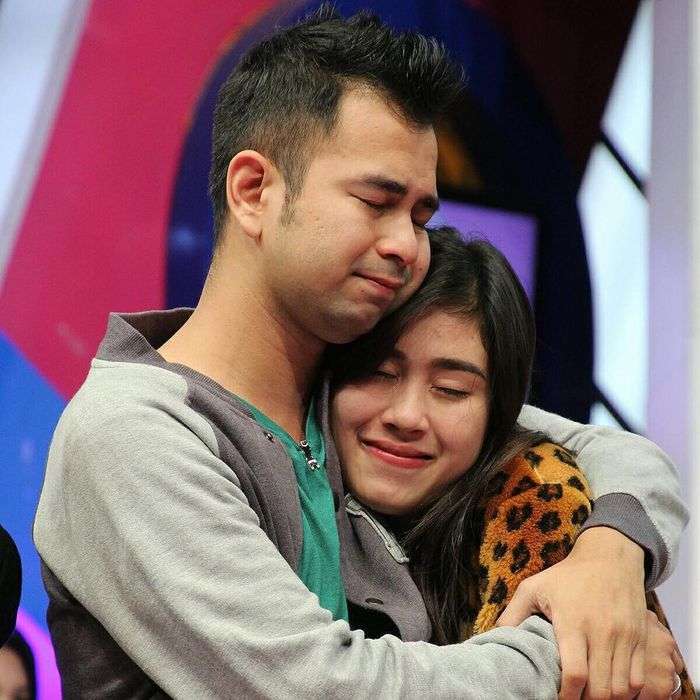 6 Potret Haru Kedekatan Syahnaz dan Raffi Ahmad
