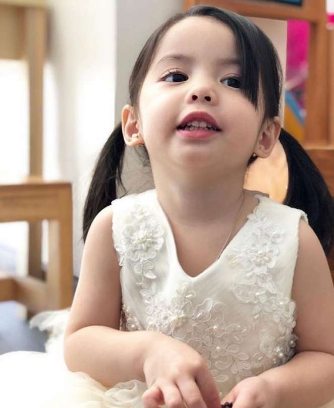 Imutnya Olivia Manzano, Selebgram Cilik Asal Filipina 