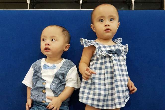 Intip Tingkah Lucu Anak Kembar Surya dan Cynthia