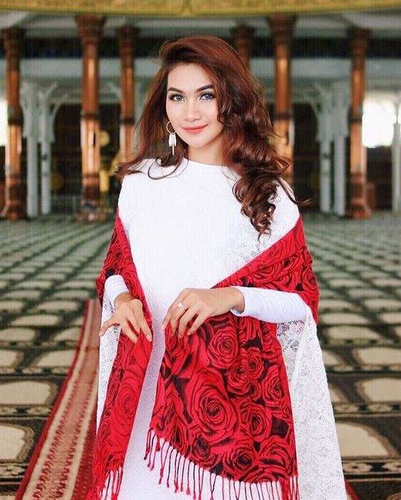Maulia Lestari, Model Cantik 'Kembaran' Ariel Tatum