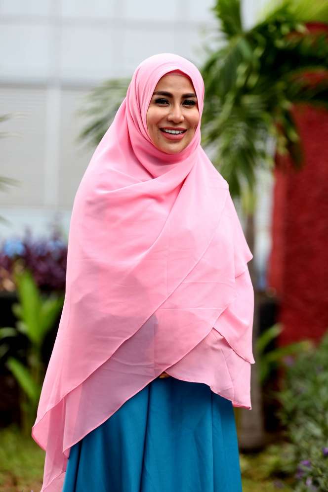 Tak Rela Dimadu, 4 Artis Cantik Ini Rela Melepas Sang Suami