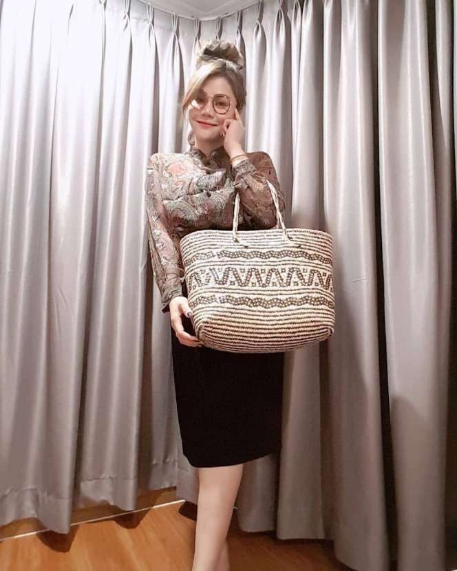 Tak Lagi Pamer Keseksian, Ini Penampilan Terbaru DJ Butterfly