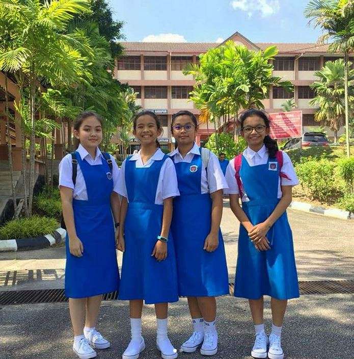 Fotonya Sempat Viral, Ternyata Gadis Ini Masih SD